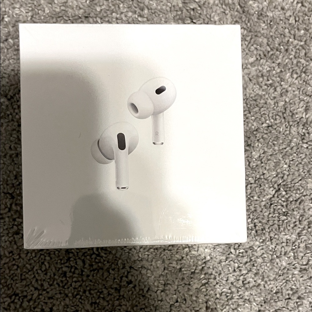 AirPods Pro (2nd Generation) With MagSafe Wireless Charging Case (USB-C)